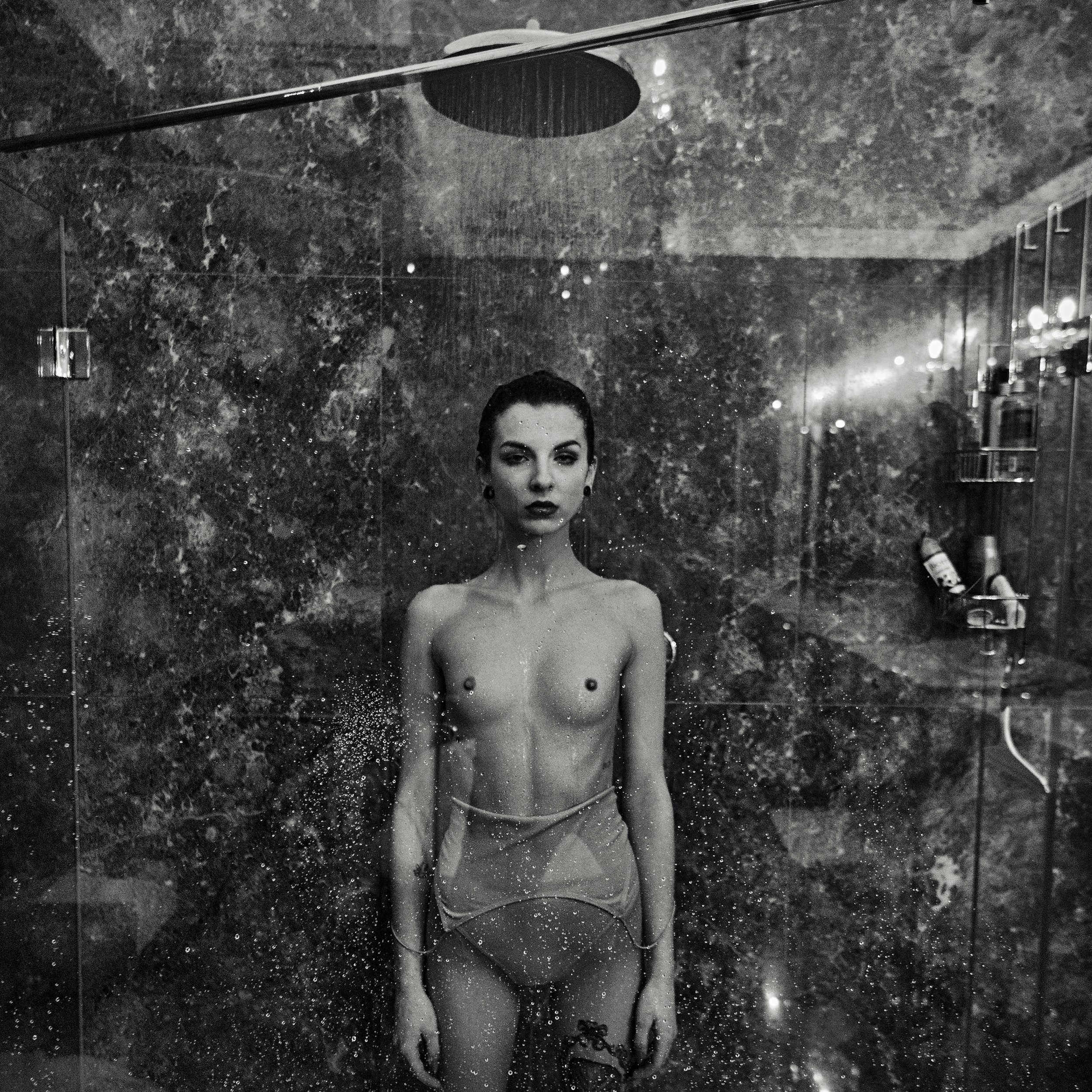 The best author ŽWS 2021, © Ján Hronský, Czech Republic, Shower blues,  www.zenastrakonice.cz, www.fotokontakt.cz
